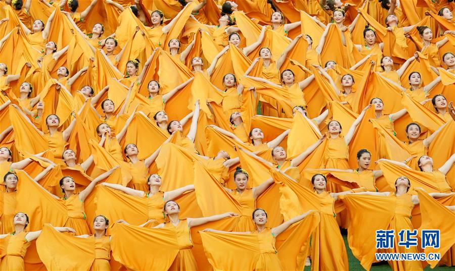 膜結(jié)構(gòu)車(chē)棚